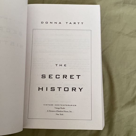 The Secret History By Donna Tartt - Picture 2 of 5